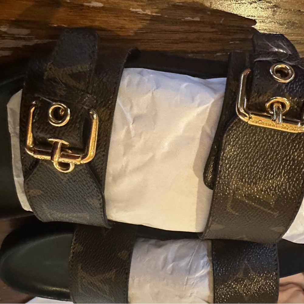 Louis Vuitton Monogram Sandals. Original Receipt, Dust Bags, Box. - Picture 7 of 10